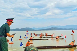 Đua thuyền độc mộc trên sông Pô Cô: 47 đài truyền hình tiếp sóng
