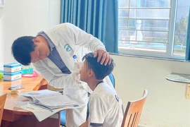Đội bóng lớp 10 đá thắng lớp 12, hai học sinh lớp 10 bị đánh nhập viện