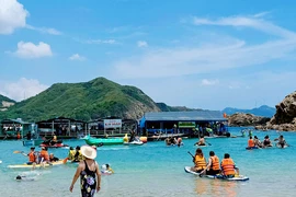 Mô tô nước lao lên bờ khiến 2 chị em thương vong