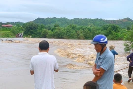 Mưa lớn, thủy điện xả lũ khiến hàng trăm hộ dân ở Gia Lai bị cô lập