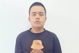 Thanh niên theo dõi người phụ nữ ở nhà một mình, trộm cắp 1 tỉ đồng