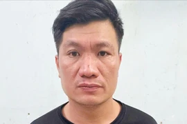 Bắt tạm giam kẻ ném ghế vào người phụ nữ lớn tuổi tại quán ăn ở Gia Lai