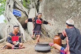 Độc lạ Lễ cầu mưa linh thiêng của Vua Lửa trên đỉnh Chư Tao Yang
