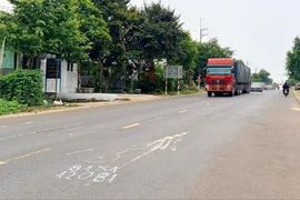 2 xe máy va chạm, 3 người tử vong