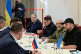 Ông Denis Kireev có mặt trong cuộc hòa đàm lần thứ nhất giữa Nga với Ukraine ở Belarus ngày 28-2. Ảnh: STRANA