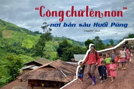 'Cõng chữ lên non' nơi bản sâu Huổi Púng