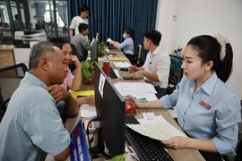 Luân chuyển cán bộ: Đừng chỉ 'đúng người trên giấy'