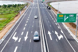 Cao tốc thông suốt, kinh tế ĐBSCL bước vào kỷ nguyên mới
