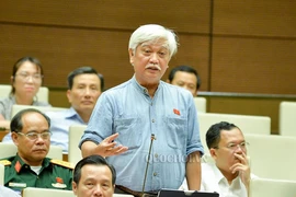 ''Không có gì lọt qua mắt nhưng chắc chắn có cái lọt qua tay'