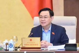 Chủ tịch Quốc hội: Luật phải đảm bảo thầy thuốc không lo đến chuyện quản lý
