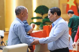 Thủ tướng Phạm Minh Chính gặp mặt người có công tiêu biểu Nam Định