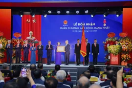 Tổng Bí thư trao Huân chương Lao động hạng Nhất cho Bộ Nội vụ