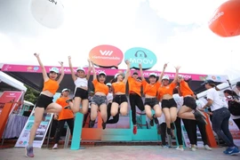 Hàng ngàn bạn trẻ “quẩy” tưng bừng tại Color Me Run 