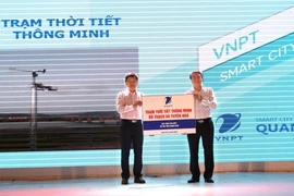 VNPT tặng tỉnh Quảng Bình 2 trạm thời tiết thông minh 