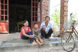 Mất cả gia đình, cháu bé bị trầm cảm