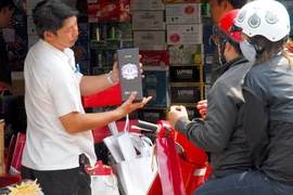 Tăng thuế rượu bia, thuốc lá: Coi chừng buôn lậu!