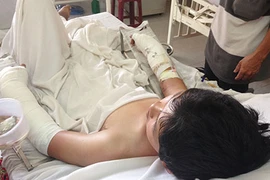 Chơi diều, một trẻ bị điện giật 
