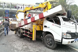 Bị xe tông chết khi đang làm tín hiệu báo xe hỏng 