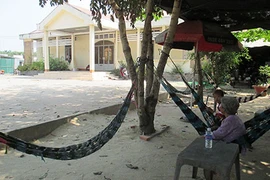 Trung tâm văn hóa cộng đồng bỏ không