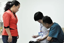 Nạn “kim thiền thoát xác” của “bác sĩ” Trung Quốc 