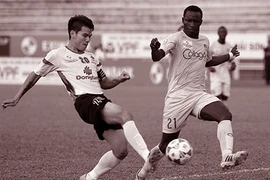 Vòng 11 V-League: “Chạy trời không khỏi nắng”