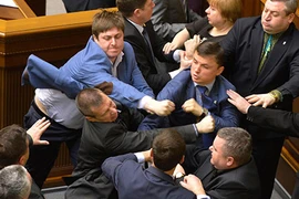 Ukraine dọa sử dụng vũ lực ở miền Đông 