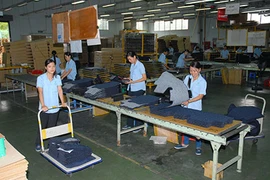 Làm gì để tránh “bẫy” thu nhập trung bình?