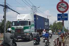 Đi đâu cũng gặp... cầu yếu