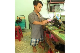 Nghị lực của chàng trai thấp bé