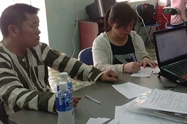 Bắt quả tang hai vợ chồng mua bán thuốc kích dục
