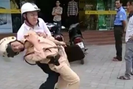 Bắt kẻ tấn công CSGT