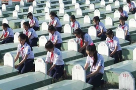  Trả lại tên cho các liệt sĩ