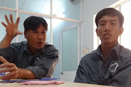 Nhà máy lén xả thải, công nhân nạo vét hãi hùng