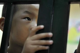 Nhọc nhằn chăm trẻ tự kỷ - Bài 1: Khổ như người có con tự kỷ