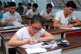Tổ chức một kỳ thi THPT quốc gia: Tránh gây sốc!