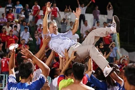 Khóa sổ V-League 2014: Vua mới!