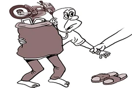 Bị bắt vì tiếc… đôi dép