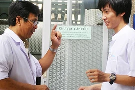 Khi nhân viên y tế cai thuốc lá