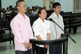 Lừa xuất khẩu lao động lấy tiền nuôi vợ bé
