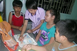 ‘Gieo chữ’ ở quán cơm Nụ Cười
