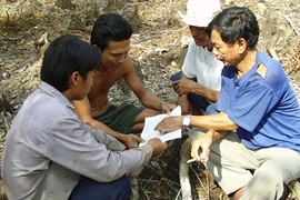 U Minh Hạ, Cà Mau: Dân bị xén tiền, cắt đất cho quan