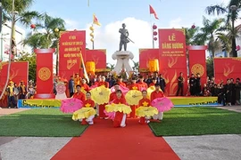 Dâng hương Anh hùng dân tộc Nguyễn Trung Trực