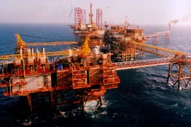 Lương ‘khủng’ lãnh đạo tập đoàn: Mới chỉ phần nổi