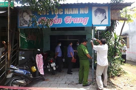Cháy tiệm hớt tóc, hai người thương vong 