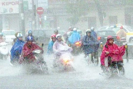 Xin đừng chạy xe nhanh hắt nước lên người khác!