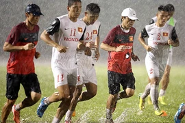 ĐTVN chuẩn bị AFF Cup: Thao trường đổ mồ hôi