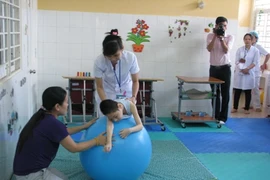 Phục hồi chức năng trẻ khuyết tật còn khó khăn