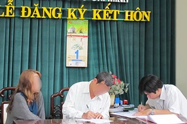 Vợ đứng tên nhà, chồng vẫn được thừa kế