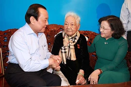 Đảng viên cao tuổi là tấm gương cho thế hệ trẻ