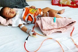 Tái tạo bàng quang cho bé bị cắt nhầm